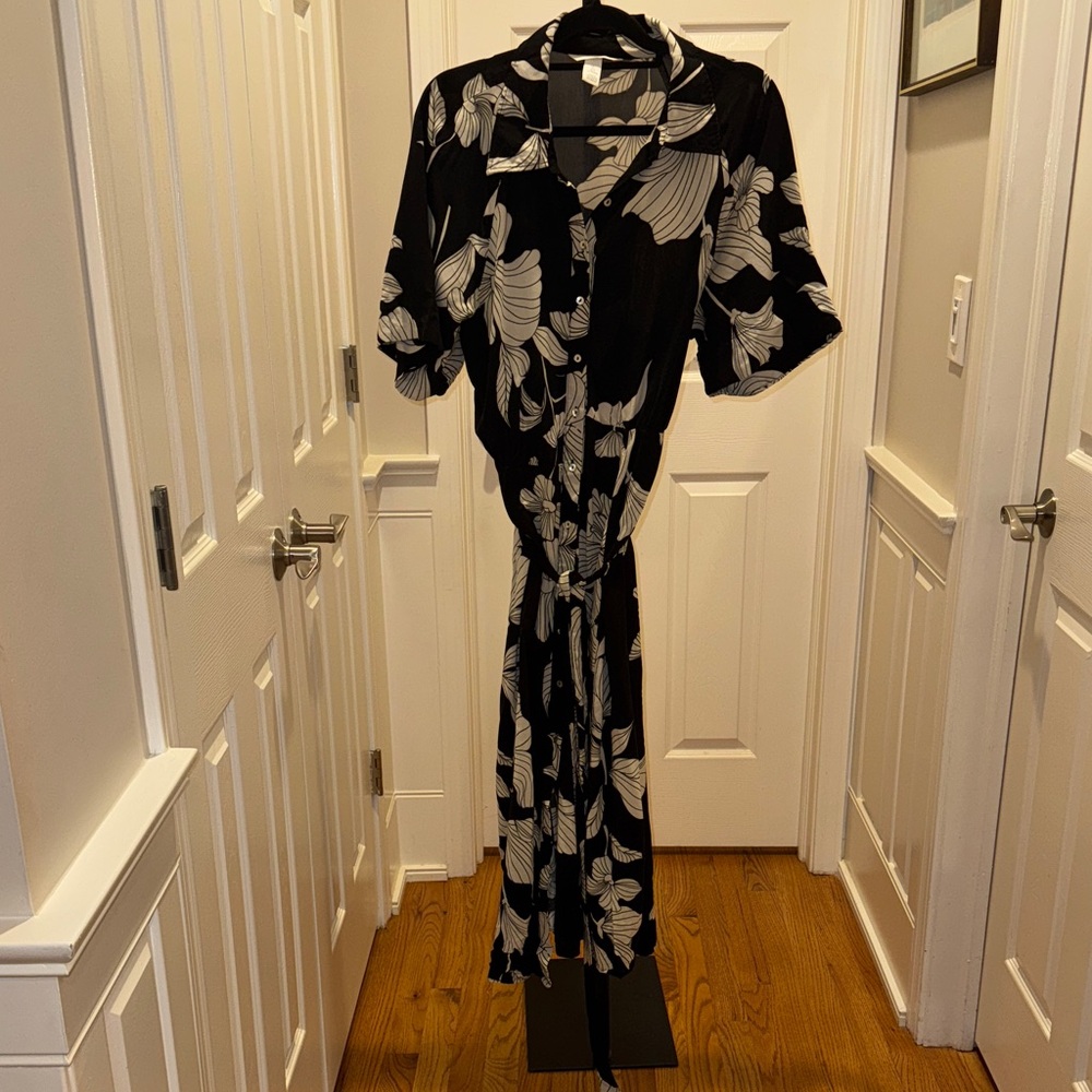 H&M Black and Cream Leaf Print Dress